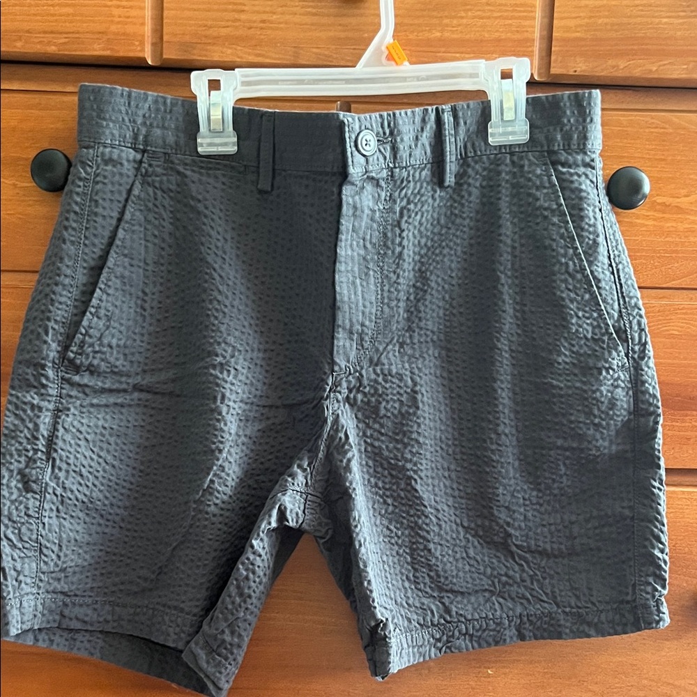 GAP Men's Charcoal Seersucker Shorts